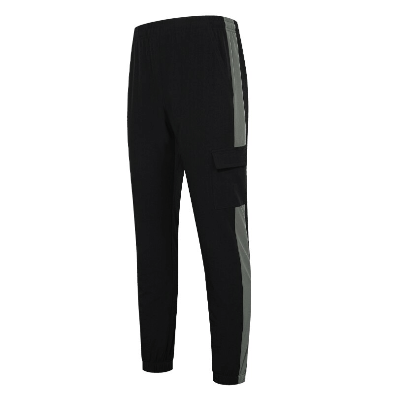 Black casual men's sports pants with large side pockets and elastic waistband, ideal for running and exercise.